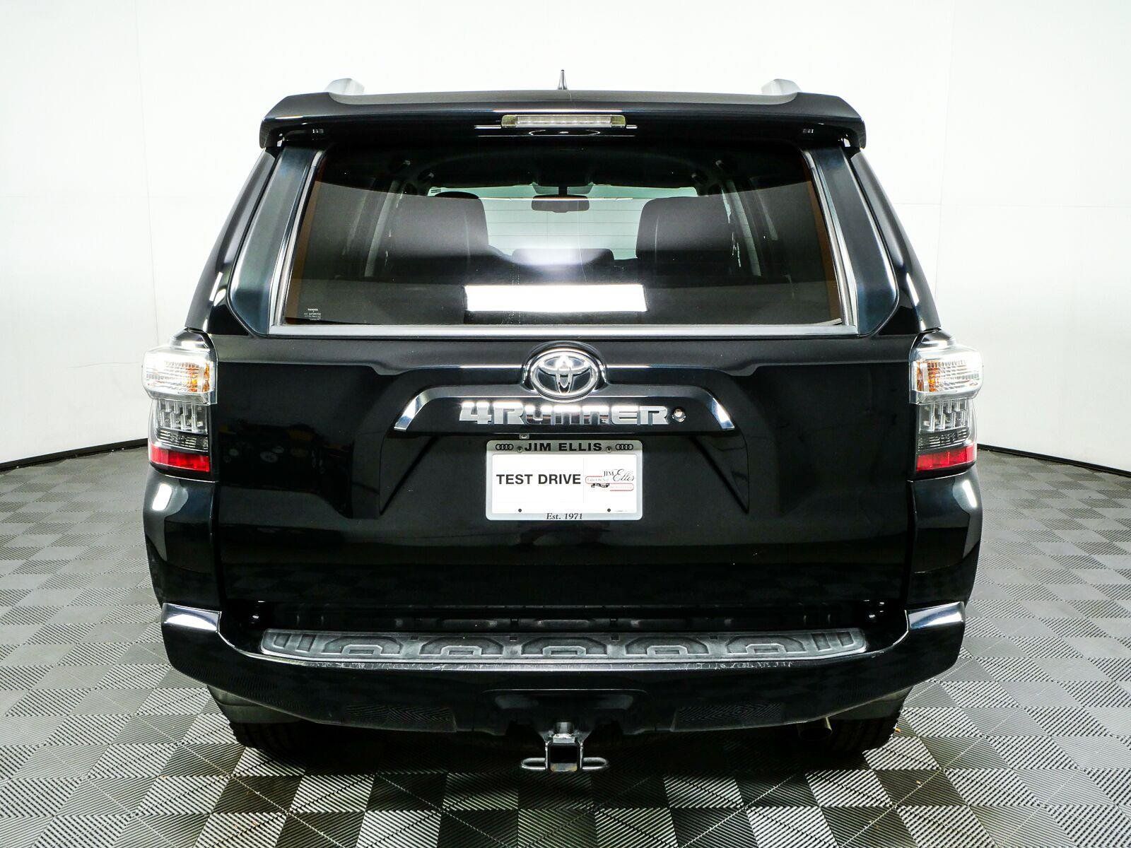 Used 2018 Toyota 4Runner SR5 Premium AWD/4WD image 28