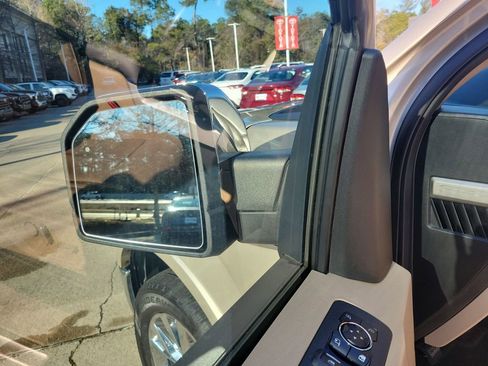 Used 2017 Ford F150 Lariat image 12