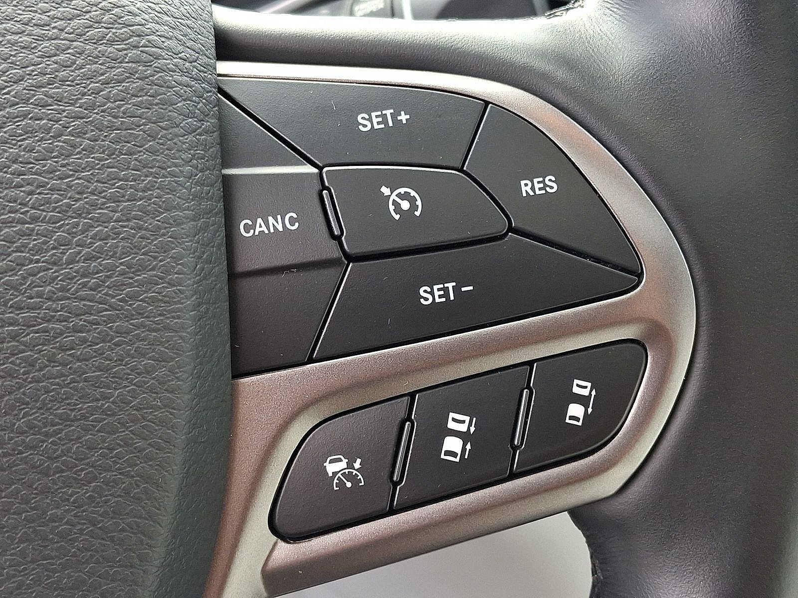 Used 2021 Jeep Cherokee Limited AWD/4WD image 24