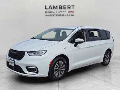 Used 2023 Chrysler Pacifica Touring-L