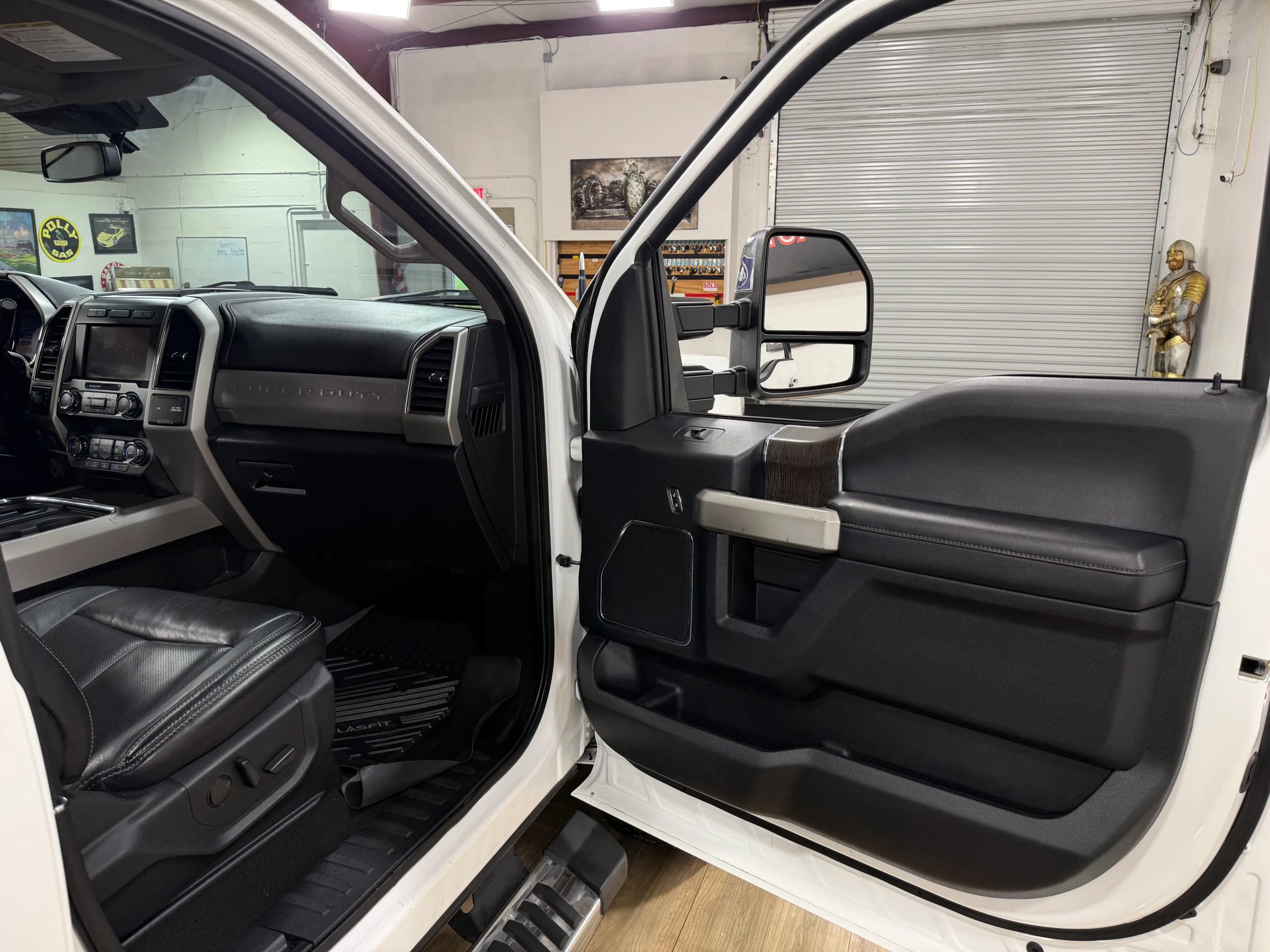 Used 2020 Ford F350 Lariat w/ Lariat Ultimate Package AWD/4WD image 19
