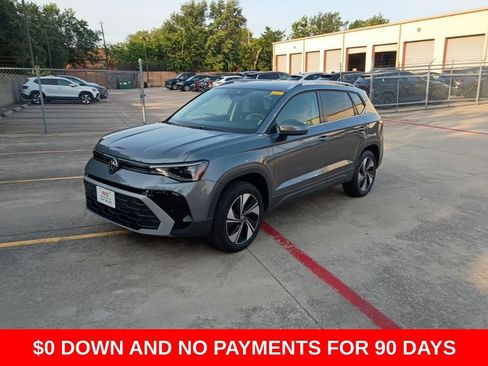 Used 2025 Volkswagen Taos SE AWD/4WD image 1