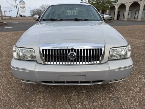 Used 2011 Mercury Grand Marquis LS image 2