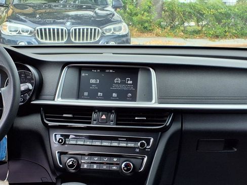 Used 2020 Kia Optima LX image 16