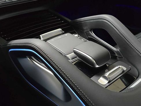 New 2026 Mercedes-Benz GLE 53 AMG 4MATIC Coupe image 32