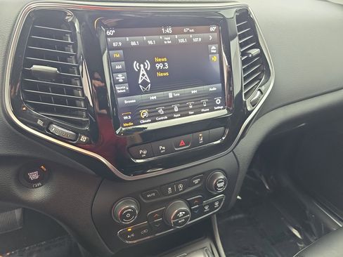 Used 2021 Jeep Cherokee Limited w/ Elite Package image 19