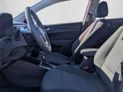 Used 2022 Hyundai Accent SEL image 11