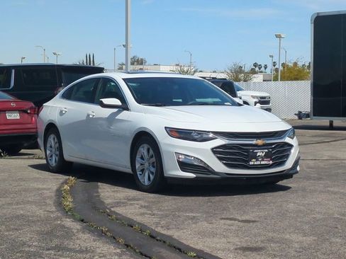 Used 2024 Chevrolet Malibu LT FWD image 2