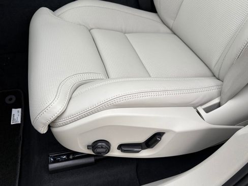 New 2026 Volvo XC60 B5 Ultra w/ Protection Package Premier image 22