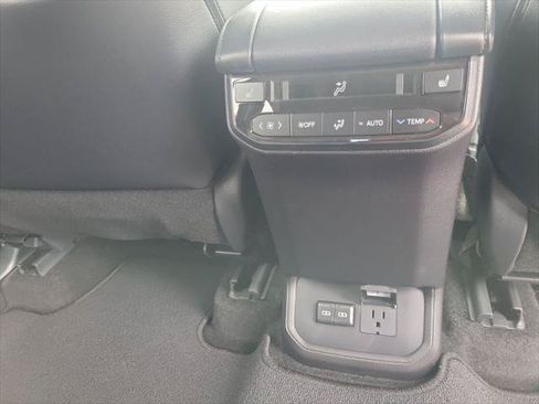 Certified 2026 Toyota Highlander Platinum AWD/4WD image 36