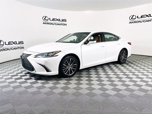 Used 2023 Lexus ES 350 w/ Premium Package image 4