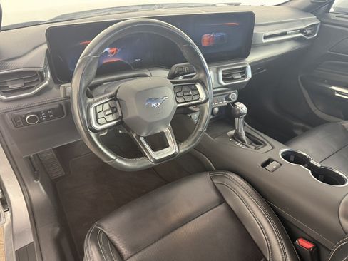 Used 2025 Ford Mustang Premium RWD image 21