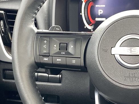Certified 2024 Nissan Rogue Platinum FWD image 25