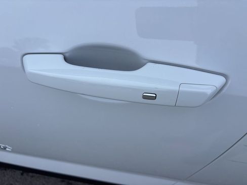 Used 2025 Chevrolet Equinox LT FWD image 21
