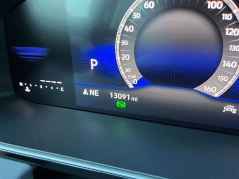 Used 2025 Volkswagen Jetta SE image 40