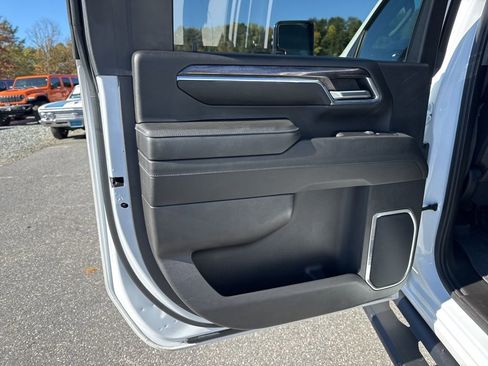 Used 2024 Chevrolet Silverado 2500 LTZ w/ LTZ Premium Package image 29