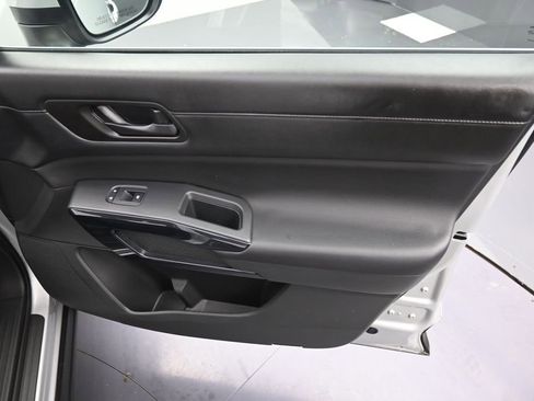 Used 2024 Nissan Pathfinder SV AWD/4WD image 35