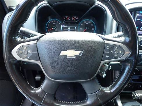 Used 2017 Chevrolet Colorado Z71 AWD/4WD image 12