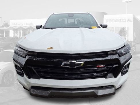 Used 2024 Chevrolet Colorado Z71 w/ Z71 Convenience Package 2 AWD/4WD image 2