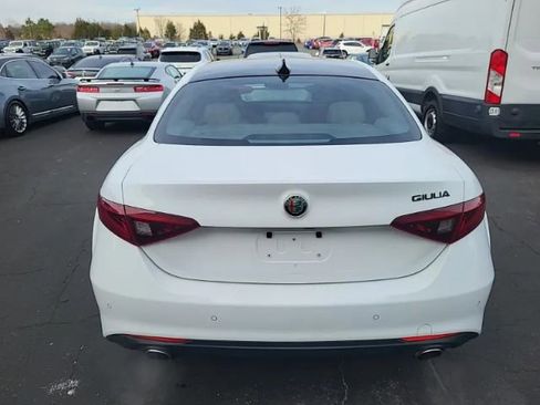 Used 2019 Alfa Romeo Giulia Ti w/ Quick Order Package 22Z Lusso image 4