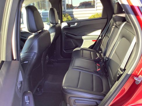 Certified 2023 Ford Escape Platinum image 9