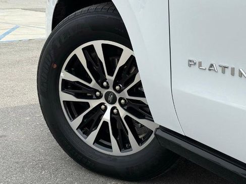 Certified 2025 Ford Expedition Platinum AWD/4WD image 17