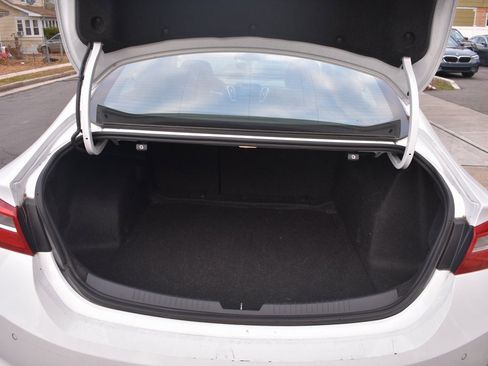 Used 2024 Chevrolet Malibu LT image 33