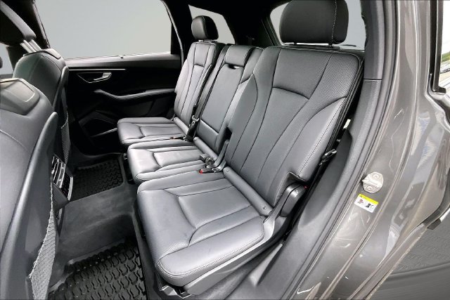 Used 2025 Audi Q7 3.0T Premium Plus AWD/4WD image 21