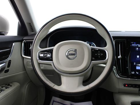 Used 2018 Volvo S90 T5 Momentum w/ Convenience Package image 25