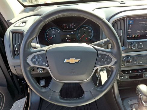 Used 2022 Chevrolet Colorado Z71 w/ Z71 Midnight Edition AWD/4WD image 19
