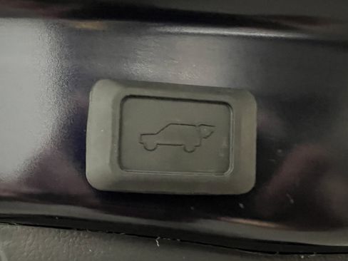 Used 2023 Toyota RAV4 Limited image 16