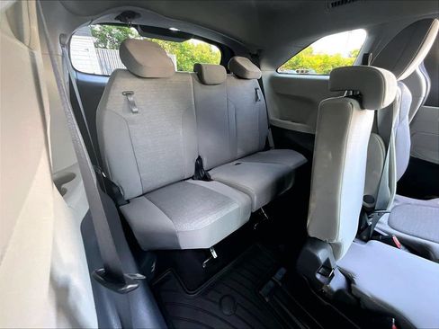 Used 2024 Toyota Sienna LE w/ LE Plus Package AWD/4WD image 16