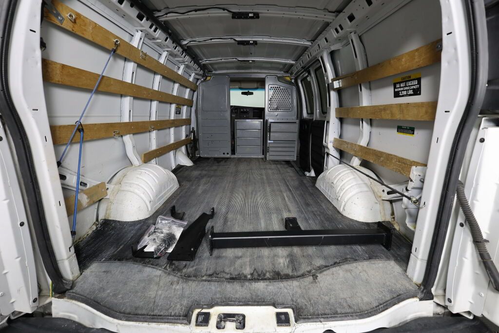 Used 2015 GMC Savana 2500 RWD image 14