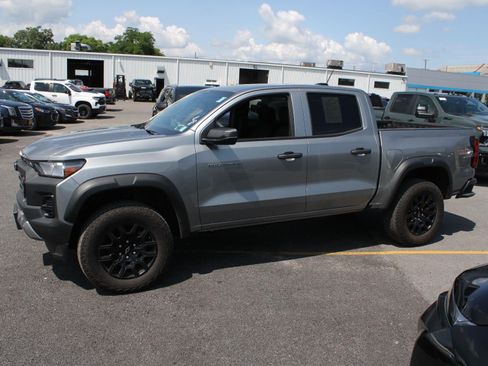 Used 2024 Chevrolet Colorado Trail Boss w/ Advanced Trailering Package AWD/4WD image 5
