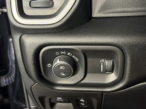 Used 2022 RAM 1500 Big Horn RWD image 17