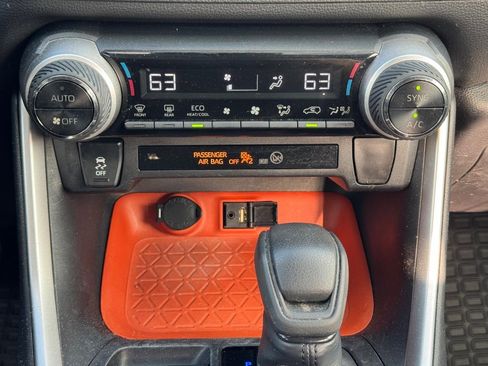 Used 2019 Toyota RAV4 Adventure image 14