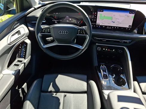 Certified 2025 Audi Q5 Premium Plus AWD/4WD image 11