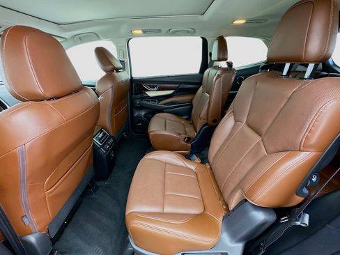Used 2022 Subaru Ascent Touring AWD/4WD image 16