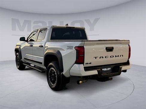Certified 2025 Toyota Tacoma TRD Off-Road image 3
