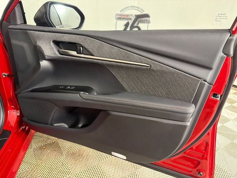 Used 2025 Toyota Camry XLE FWD image 15