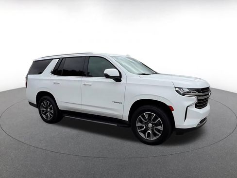 Used 2023 Chevrolet Tahoe LT w/ Luxury Package AWD/4WD image 2