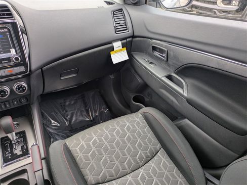 New 2025 Mitsubishi Outlander Sport LE image 17