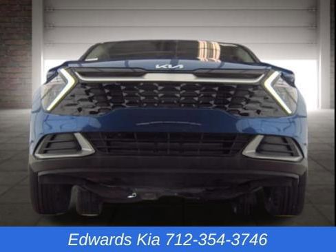 Used 2023 Kia Sportage EX image 2