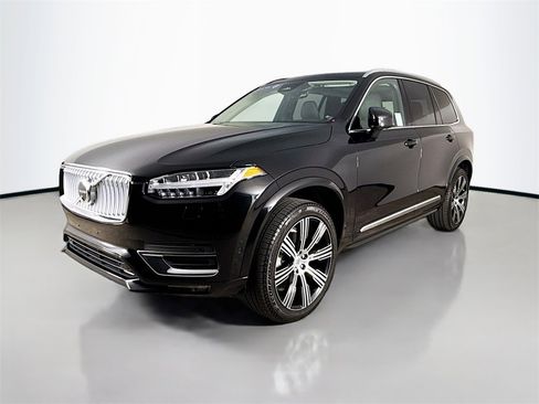 Certified 2025 Volvo XC90 B6 Plus w/ Protection Package Premier image 3