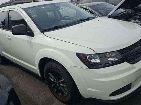 Used 2020 Dodge Journey SE w/ SE Popular Equipment Group image 3