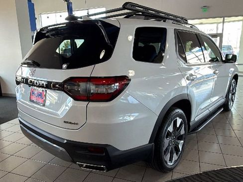 New 2026 Honda Pilot Touring image 3