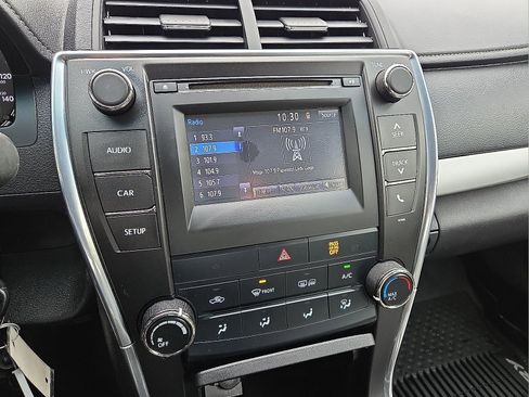 Used 2015 Toyota Camry SE FWD image 17