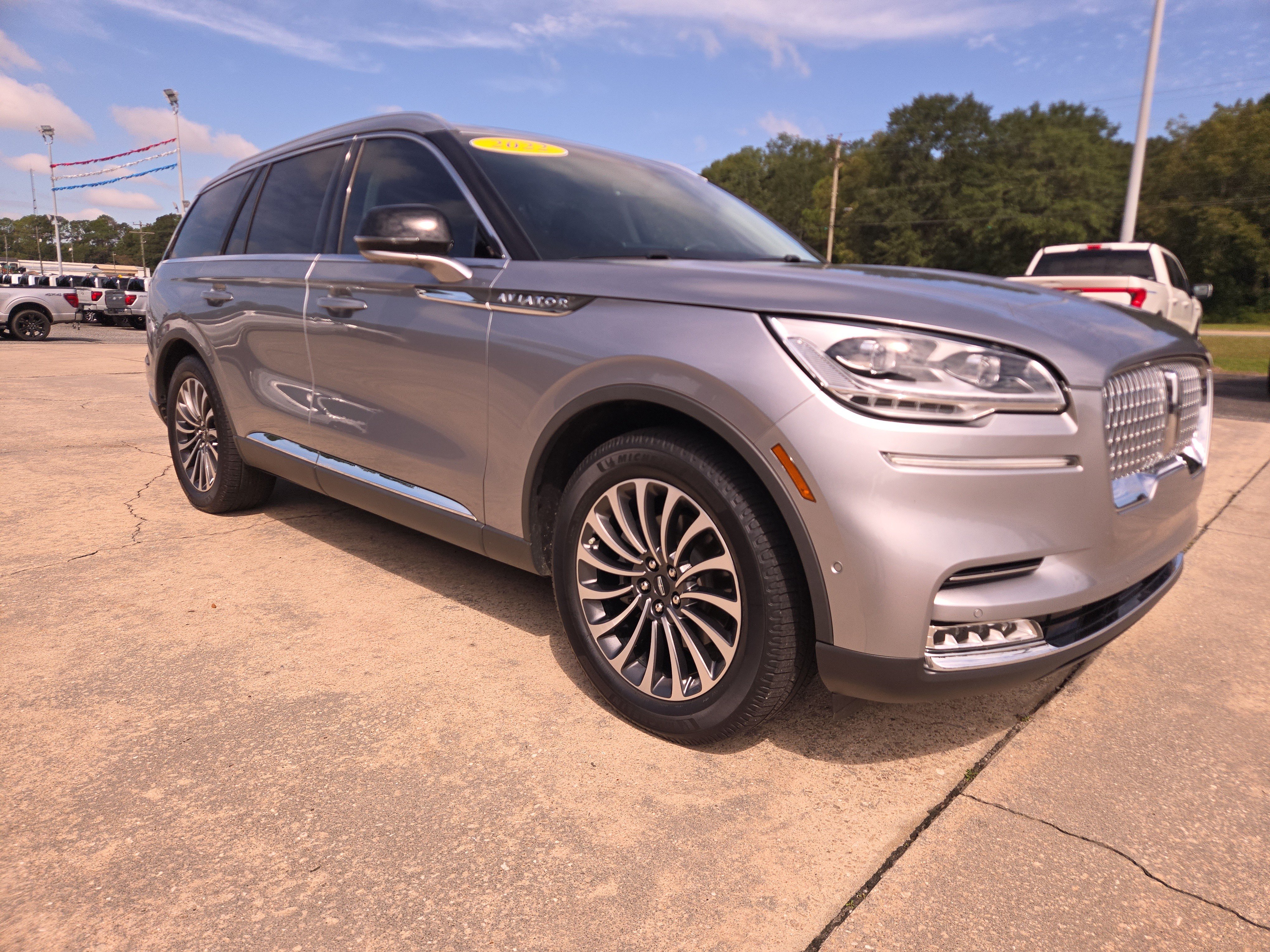 Used 2022 Lincoln Aviator Reserve w/ Equipment Group 201A RWD image 4