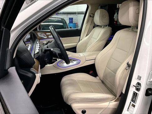 Used 2024 Mercedes-Benz GLS 450 4MATIC image 8
