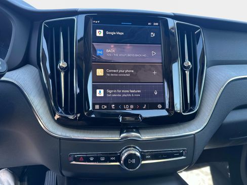 Certified 2025 Volvo XC60 B5 Plus image 20